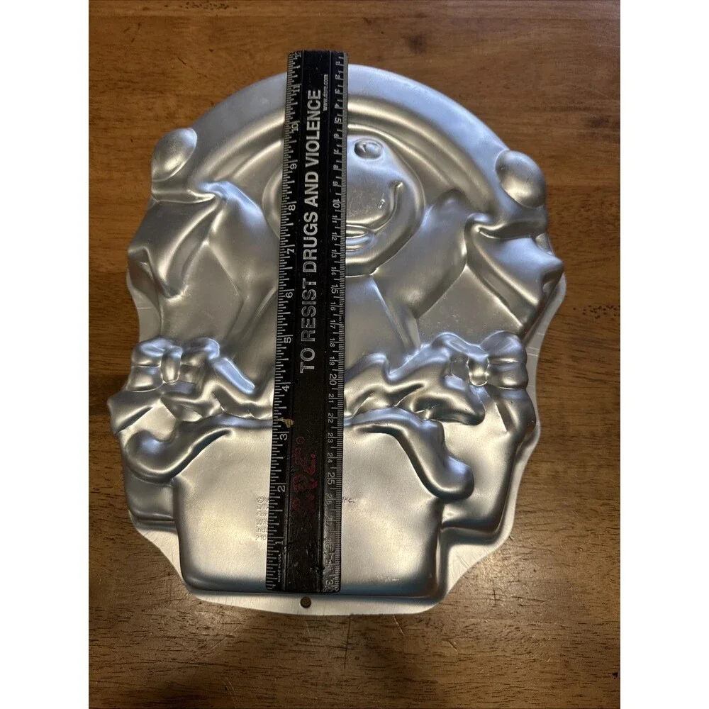 Wilton Barney Happy Birthday Cake Pan Mold Aluminum 2015-3450 Vintage 1998 Used